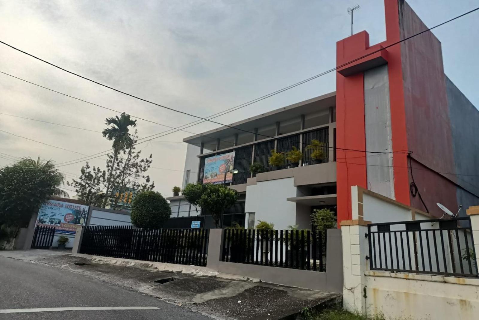 Oyo 93635 Rumah Singgah Cemara Syariah Pekanbaru Exteriér fotografie