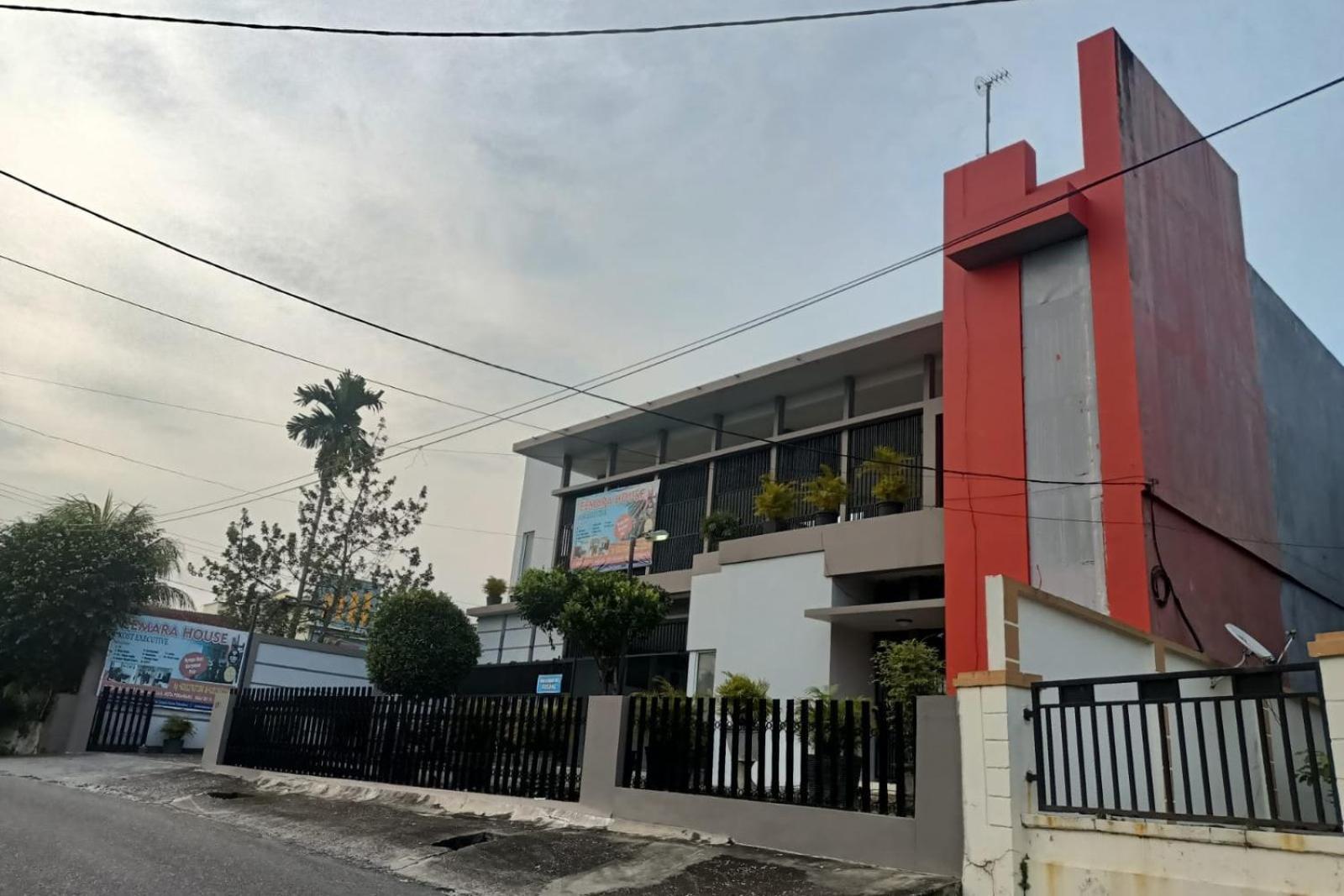 Oyo 93635 Rumah Singgah Cemara Syariah Pekanbaru Exteriér fotografie